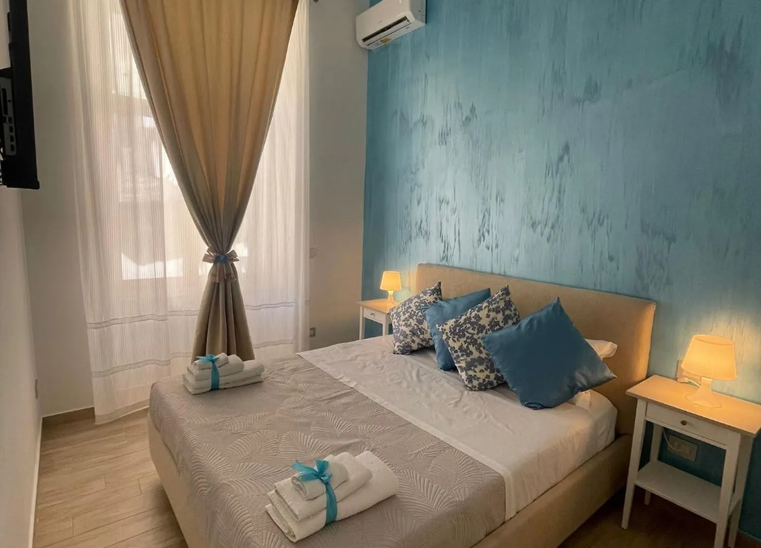 Duomo Luxury Apartament Napoli 0*,  Italia